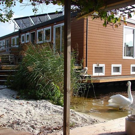 B&B Houseboat Between Amsterdam Windmills Экстерьер фото